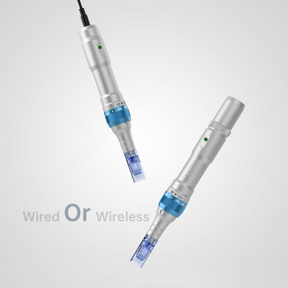 Comparação entre Dr. Pen A6 na versão com fio e sem fio, ambas com cartucho de agulha azul para microagulhamento profissional.