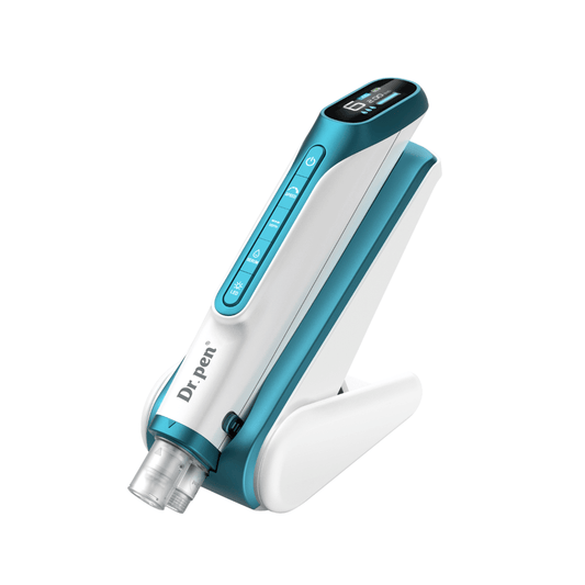 Dr. Pen H6 caneta de microneedling colocada no respetivo suporte.
