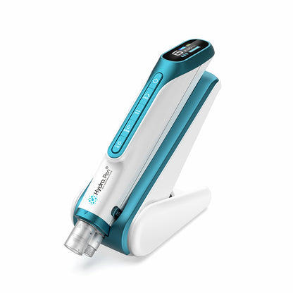 Hydra Pen H6 ferramenta de microneedling no seu suporte de carregamento, concebida para hydra-infusion, melhor absorção de sérum e cuidados de pele profissionais em casa.