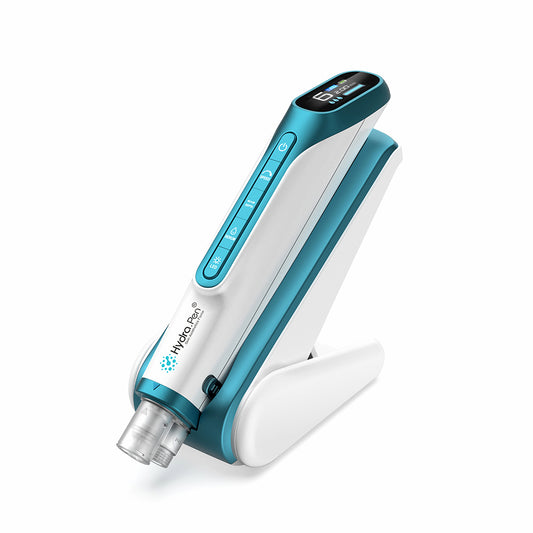Hydra Pen H6 ferramenta de microagulhamento na sua base de carregamento, projetada para infusão de hidratação, melhor absorção de soro e cuidados profissionais com a pele em casa.