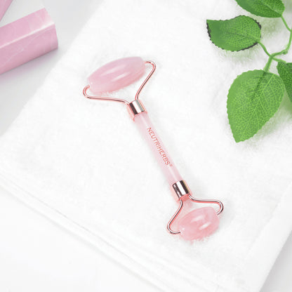 Neutriherbs Rose Quartz Face Roller em quartzo rosa para massagem facial suave e cuidados de pele.