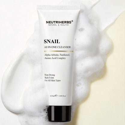 Neutriherbs Snail All In One Cleanser com espuma de limpeza – limpeza facial suave que remove eficazmente sujidade, sebo e maquilhagem sem secar a pele.